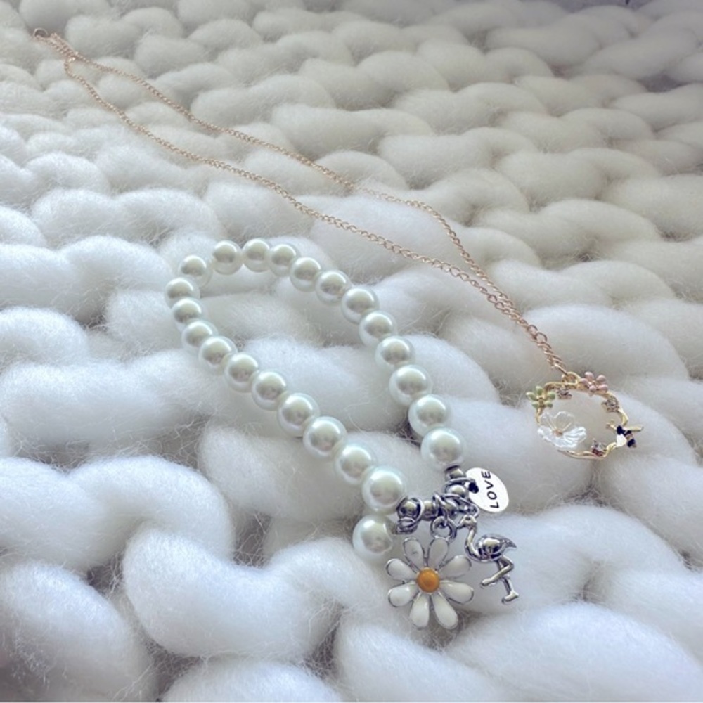 Women’s fashion gold necklace ring flower detail pendant & white pearl bracelet